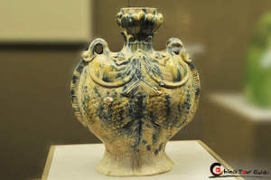 Tri-colored Double-Fish-Shaped Pot, Tang Dynasty (618-907 AD)