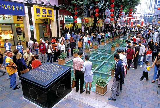 Guangzhou sightseeing tour on Beijing Road