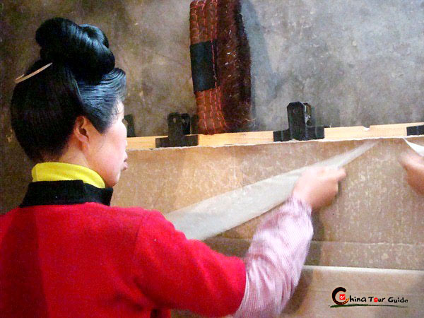 Shiqiao Village Paper making