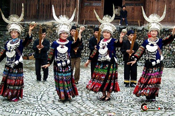 Langde Shang Miao people dancing