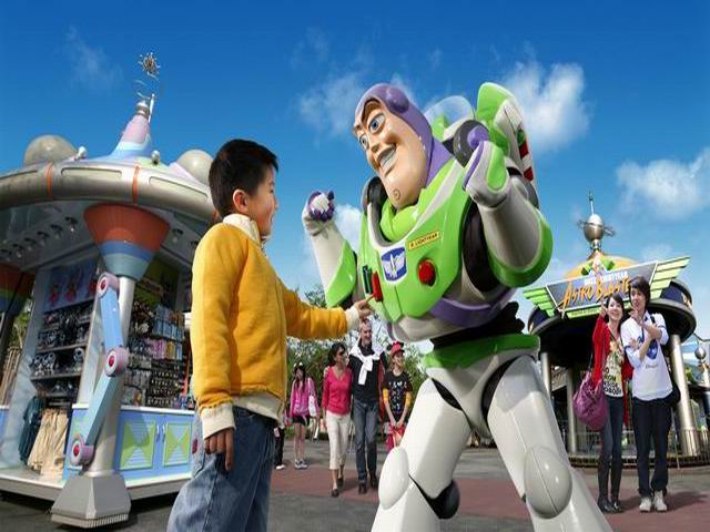 Get Closer to Buzz Lightyear