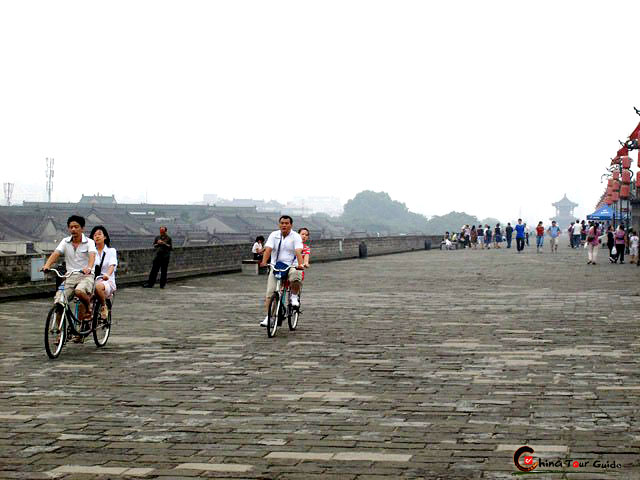 Cycling on the Xian City Wall