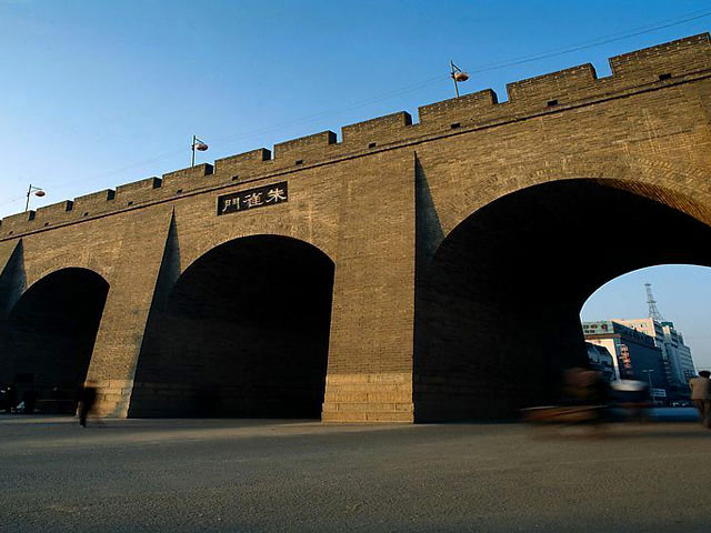 Cycling on the City Wall