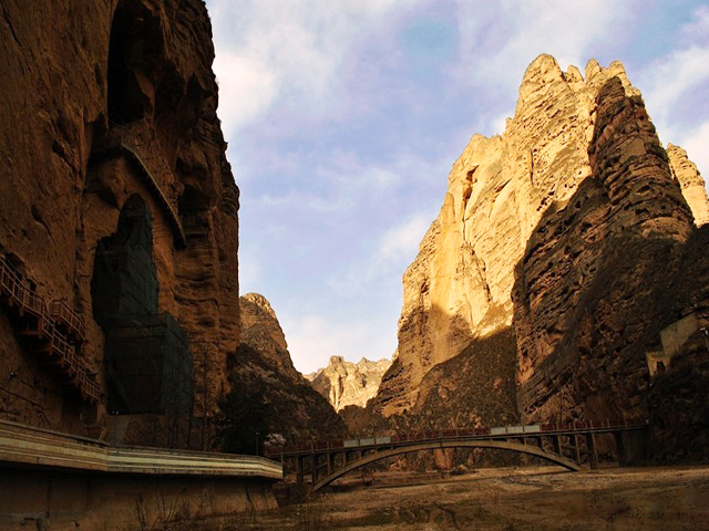 Binglingsi Temple Grottoes