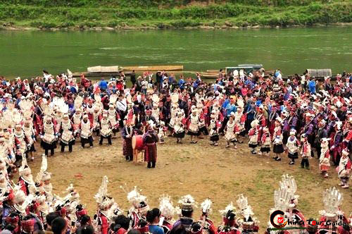 hrc_guizhou_big_gathering_dancing.jpg