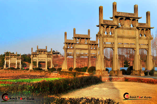 Tangyue Memorial Archways