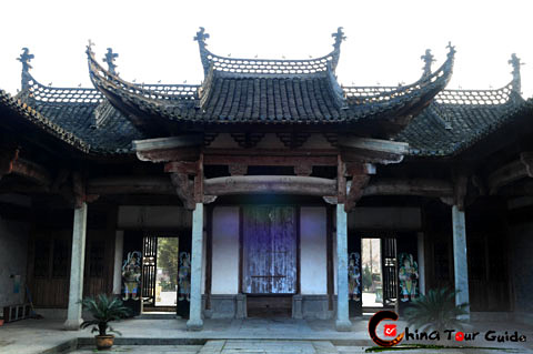 Tangyue Memorial Archways