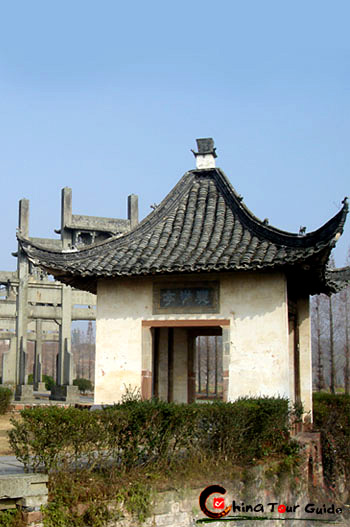 Tangyue Memorial Archways