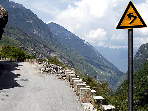 sign on the way of trekking