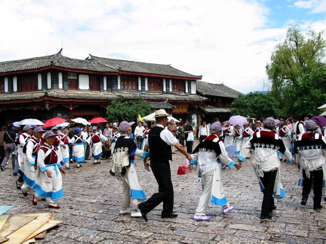 traditional dongba dance