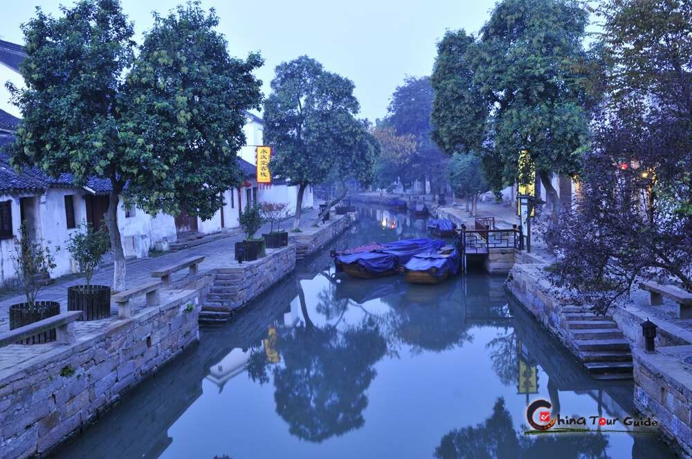 Fancy dawn of Tongli Water Town