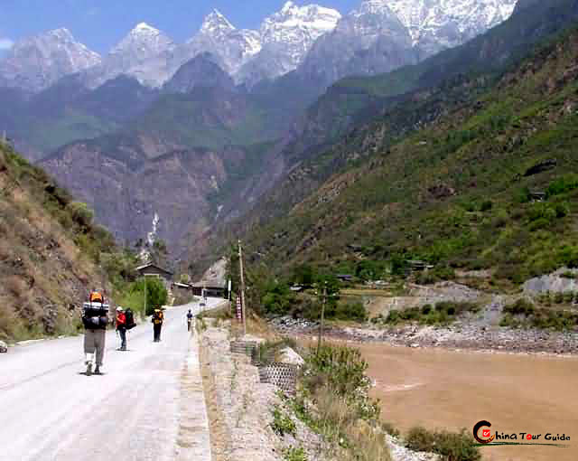 tiger leaping gorge hiking