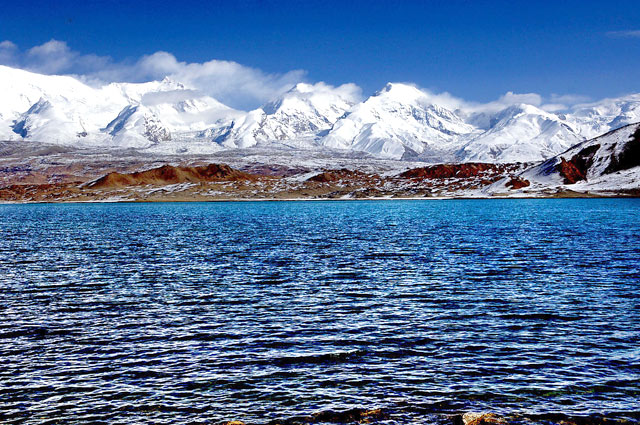 Karakul Lake